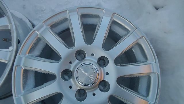 Литые диски r15 5x114.3 6JJ ET45 DIA73.1 Япония смотреть онлайн