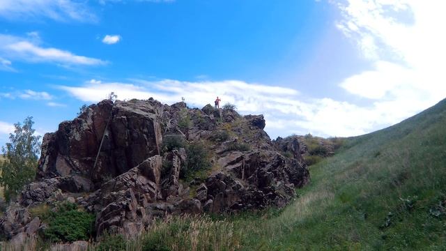 2024 0605 Верхнеуральский район, р.Хлебинка, висячий камень. смотреть онлайн