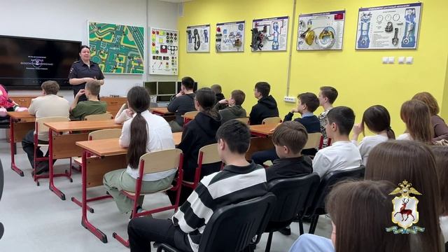 Сотрудники Нижегородской ГАИ напомнили школьникам Автозаводского района о ПДД смотреть онлайн