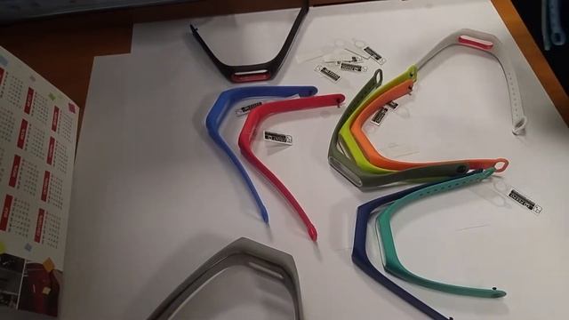 Xiaomi Mi band 2 из Aliexpress.Распаковка, дележка и примерка ремешков смотреть онлайн