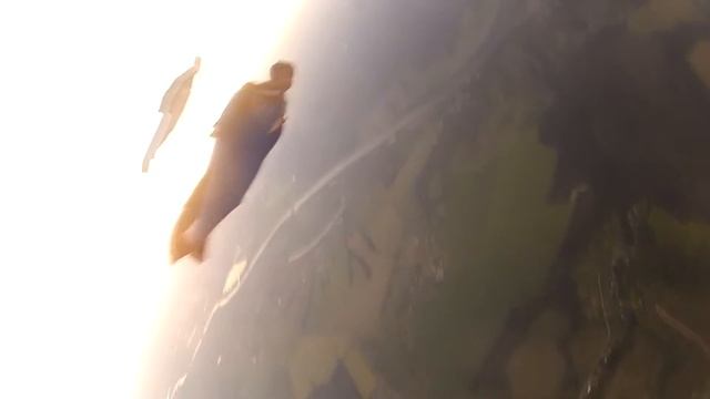 wingsuit sunset fly. прыжок в вингсьюте с перестроениями.