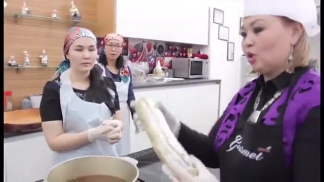 День рождение в формате мастер класса г.Астана - приготовление национального блюда Үлпірщек смотреть онлайн
