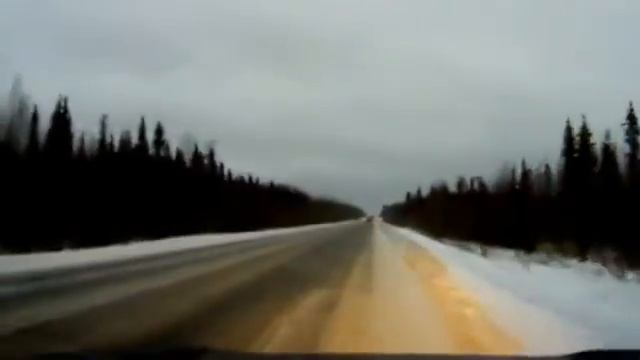 Мужчина за рулем внедорожника воздействия с дюймами! смотреть онлайн