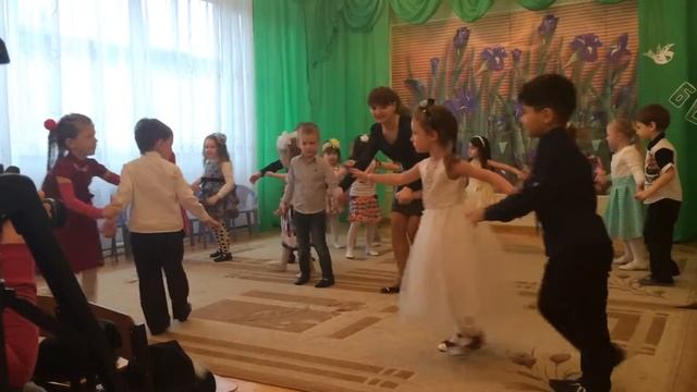 Танец "Банана мама" смотреть онлайн
