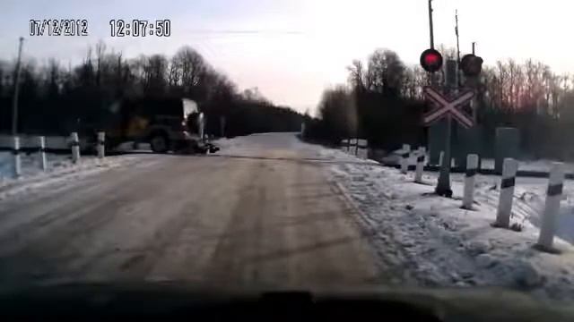 Прикол на переезде. смотреть онлайн