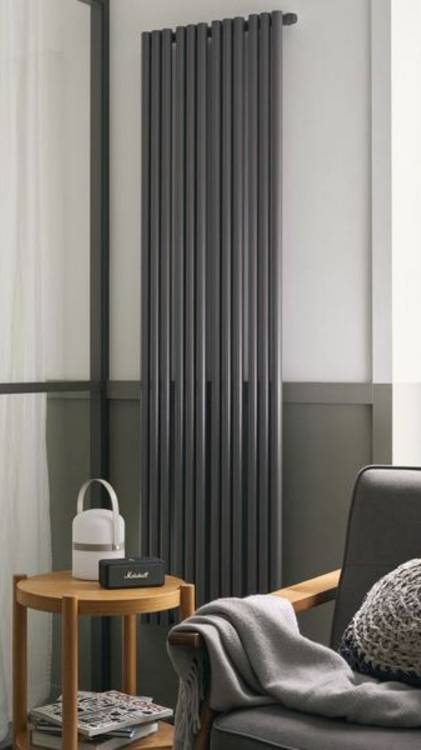Обзор насыщенно-серого цвета трубчатого стального радиатора отопления Empatiko Takt 🔘