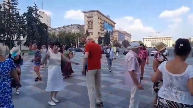 Девочка в платье из ситца танцы Dancing Харьков 14.07.2024 смотреть онлайн