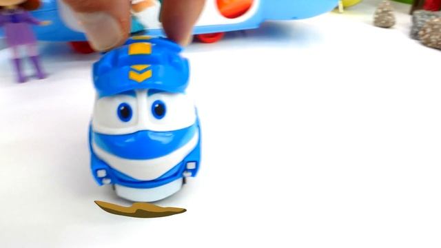 Детский садик МУЛЬТИК из игрушек - Куклы ЛОЛ и принцесса София - Видео для детей смотреть онлайн