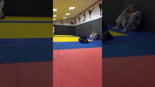 Салом Алекум Акачоно Додарчоно смотреть онлайн