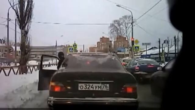 Приколы видео Курьезы на дороге смотреть онлайн