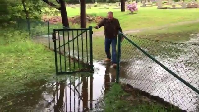 Ну воще просто перешагнуть нельзя было вот дурень . Посмотри и лайкни смотреть онлайн