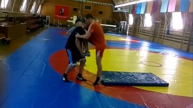 СПОРТИВНЫЕ ПРИКОЛЫ курьезы на тренировках и соревнованиях 24 смотреть онлайн