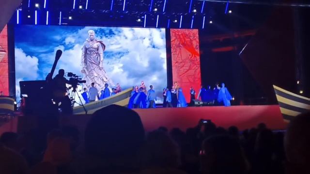 Концерт на площади Победы в Южно-Сахалинске 9 мая смотреть онлайн