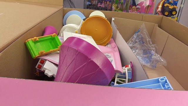 Барби и Штеффи скучают в каникулы. Видео для детей. смотреть онлайн