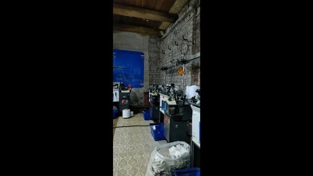 Как вяжутся перчатки на перчаточных станках.