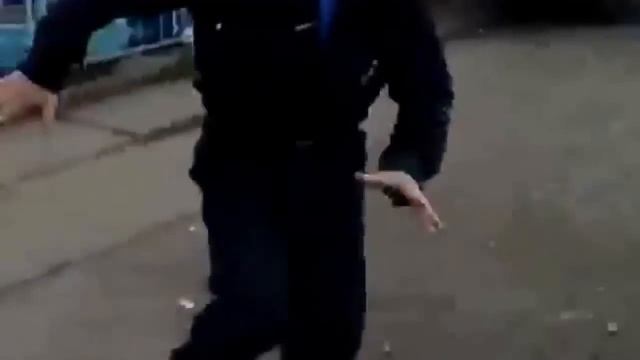 Приколы про ментов Пьяный мент УКРАИНА Менты приколы смотреть онлайн 18 ViYoutube смотреть онлайн