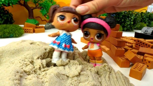 Детское видео про игрушки. Машины сказки про Куклы Лол и Супер Джетт - Детская площадка смотреть онлайн