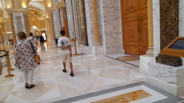 Дворец правителя в Абу-Даби. Часть 1. смотреть онлайн