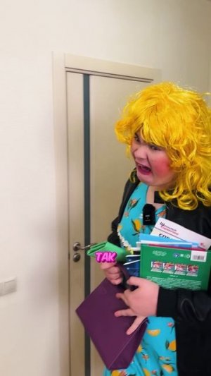 💼 МАМА СОБИРАЕТ В ШКОЛУ 💼 #юмор #владзакроев #мама #смешнаясемейка #shorts #школа