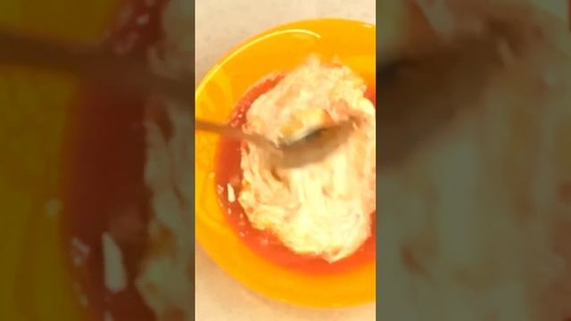 Толстенная пицца по-русски. Супер дрожжевое тесто для пиццы #shorts смотреть онлайн