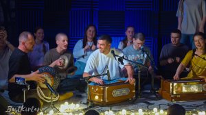 Нектарный киртан в исполнении Абхай Чайтаньи прабху на Moscow Mellow's (12.05.2025)
