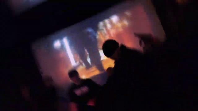 @OZHEK1995 Рисуем по мокрой стене.Хип-Хоп тусэ и брейк замесы Копы, тёрки, драки.