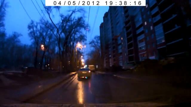 Видеорегистратор Mystery MDR-820HD - вечерняя съёмка.AVI смотреть онлайн