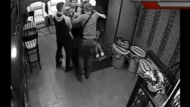 Зашел выпить, а получил бутылкой по голове смотреть онлайн