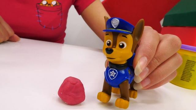 Гонщик Чейз, Робокар Поли и Кетбой в Детском садике. Игры с Плей До - Видео для детей смотреть онлайн