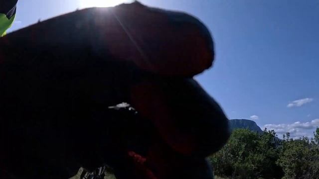 В 10 лет катнул на питбайке по по Жесткому маршруту смотреть онлайн