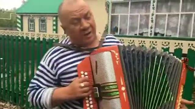 Арча йолдызы Рөстәм Зиятдинов гармунда җыр башкара. смотреть онлайн