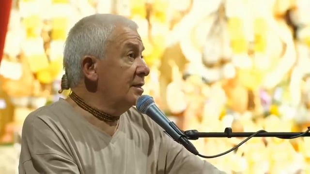 Нектарный киртан ЕМ Чайтанья Чандра Чарана прабху| Nektar kirtan with cello and violin | Sadhu Sang смотреть онлайн