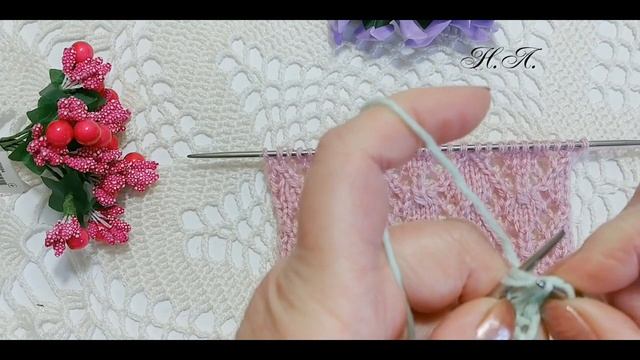 Красивый ажурный узор спицами и очень легкий смотреть онлайн