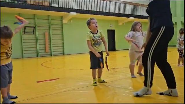 Открытый урок группы "Кузнечик" | Физическое развитие детей смотреть онлайн