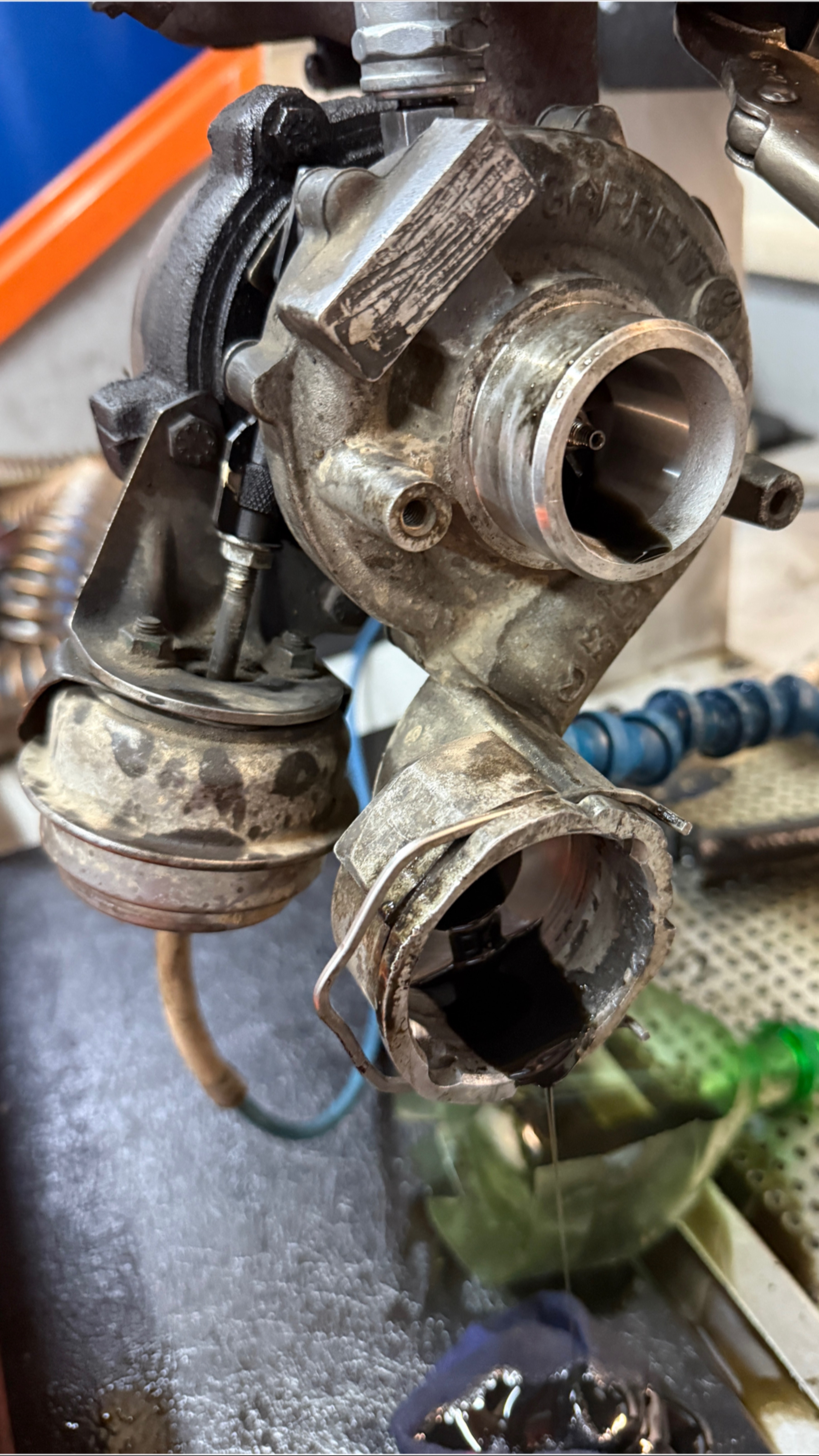 С турбины давит масло во впуск, одна из причин проблемы смотреть онлайн