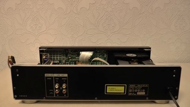 Sony CDP-790 - демонстрация работы и внутреннее устройство . смотреть онлайн