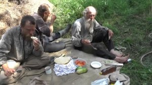 Обед возле Южного пруда.  13. 08. 2016