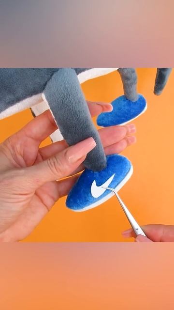 Как сделать Тралалеро Тралала в виде мягкой игрушки смотреть онлайн