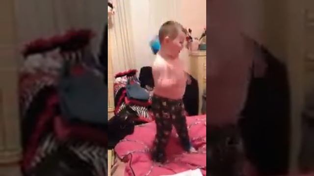 Прикольный мальчик смотреть онлайн
