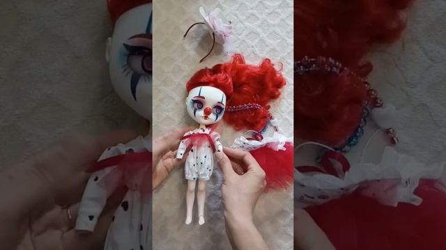 Примерка нового платья для куклы Блайз клоунесски смотреть онлайн