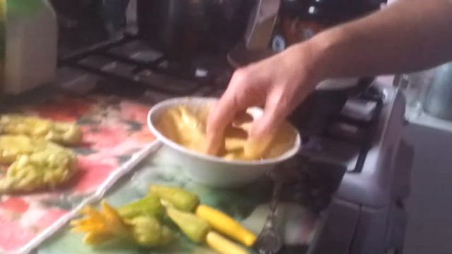 Деликатес из тыквеных цветочках ням ням смотреть онлайн