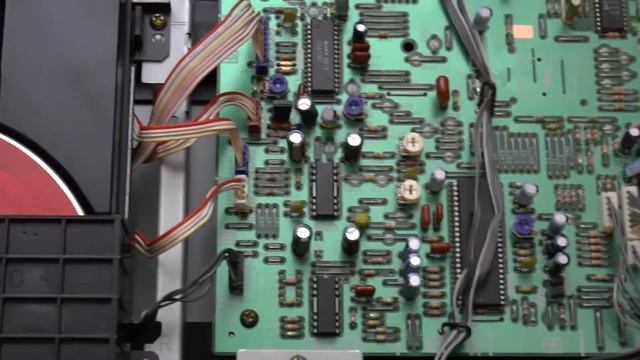 Sony CDP-970 - демонстрация работы и внутреннее устройство . смотреть онлайн