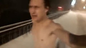 ПЬЯНЫЙ В ТРУСАХ СБЕЖАЛ ОТ ПОЛИЦИИ