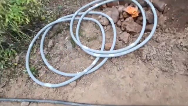 ст. Радуга. Выкопали колодец, у соседей по 8 колец мы вп? смотреть онлайн