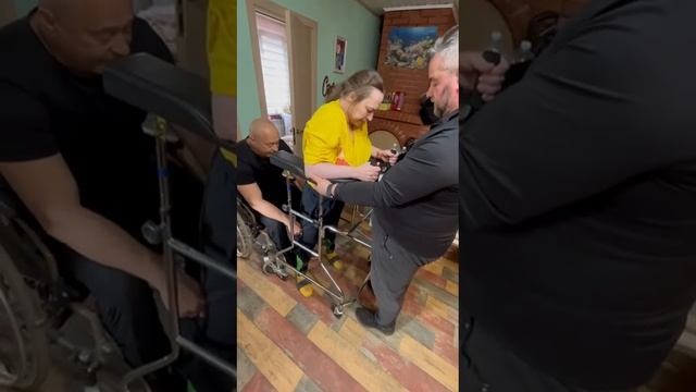Оля с каждым разом увереннее и увереннее шагает🦶🦶 смотреть онлайн