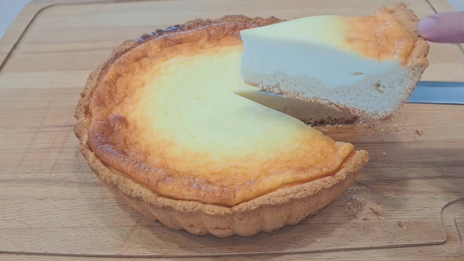 Знаменитый Чизкейк Сан-Себастьян, за ним выстраиваются очереди по всему миру!🍰 смотреть онлайн