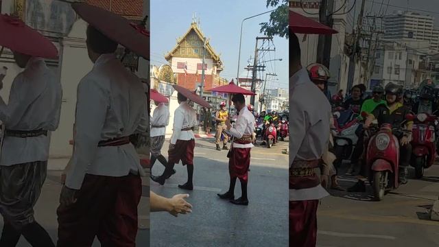 Фестиваль цветов в Чиангмае смотреть онлайн