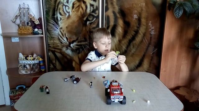 LEGO HIDDEN SIDE Обзор джипа смотреть онлайн