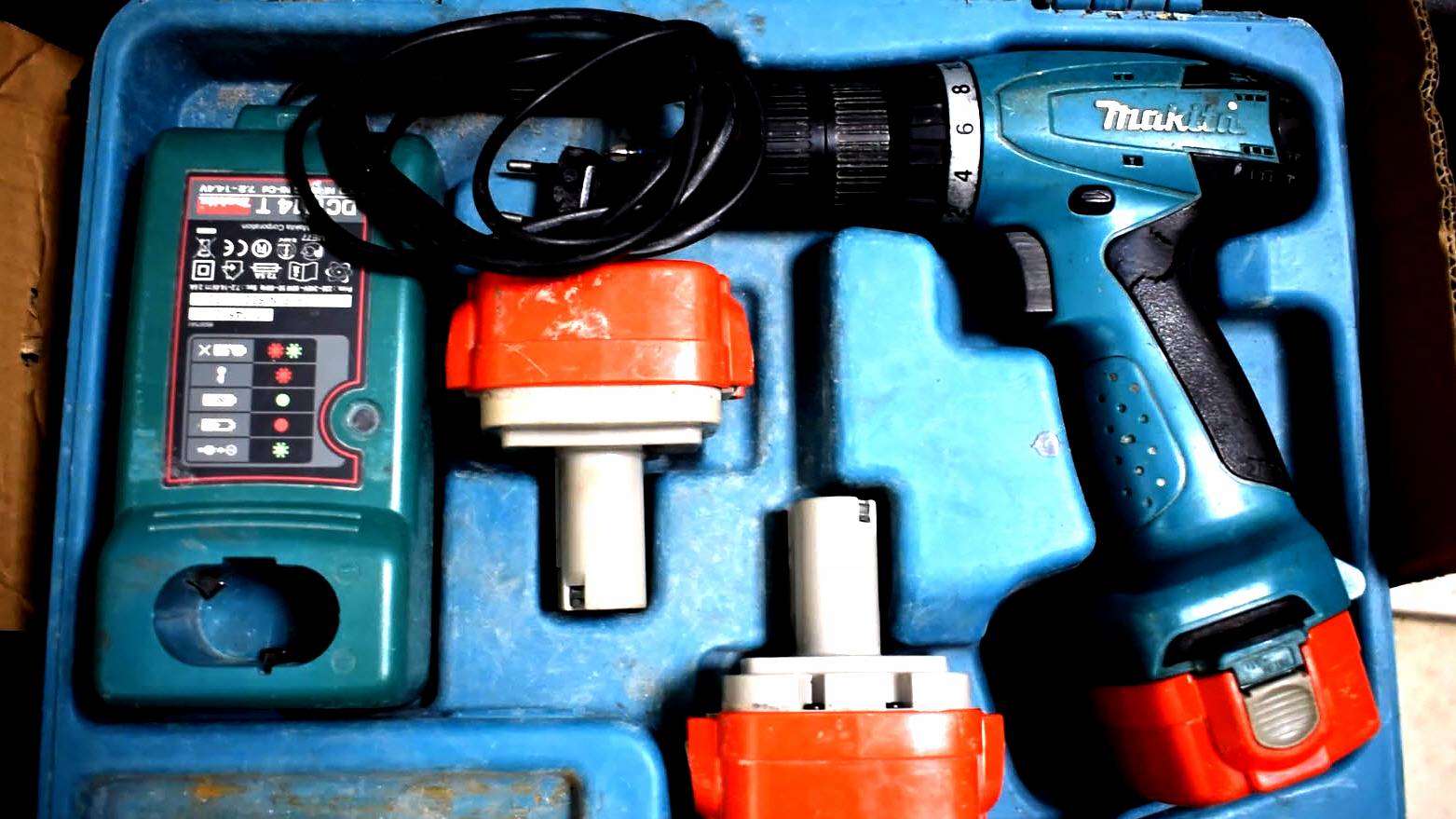 Ремонт шуруповерта Makita смотреть онлайн