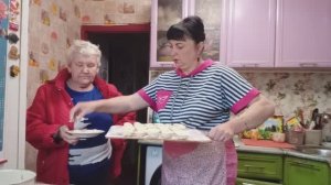 МУЖ ПРОТИВ РУТУБ, ПЕЛЬМЕНИ НАЛЕПИЛА И СОСЕДЕЙ УГОСТИЛА, ЖИЗНЬ В СЕЛЕ